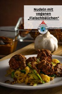 Vegane Hackbällchen mit Nudeln